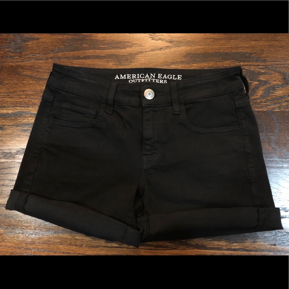 American Eagle Women’s Black Midi Short